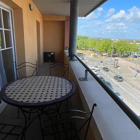 Rose T2, Climatisation,parking Prive, Piscine, Wifi , Confort شقة *