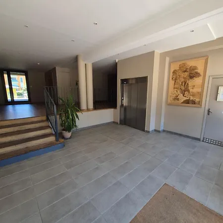 Rose T2, Climatisation,parking Privé, Piscine, Wifi , Confort Appartement