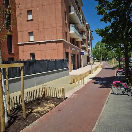 Rose T2, Climatisation,parking Privé, Piscine, Wifi , Confort